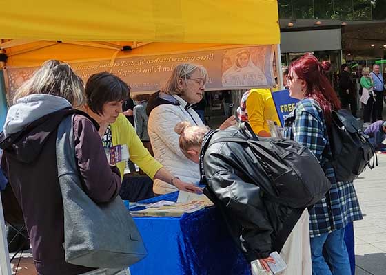 Image for article Hanower, Niemcy: Mieszkańcy wzywają do zaprzestania prześladowań Falun Dafa przez KPCh
