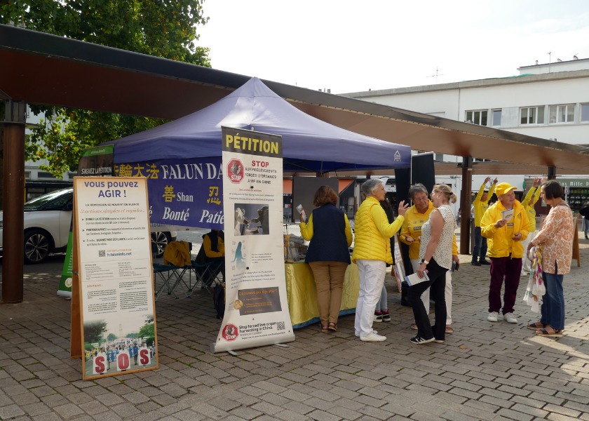 Image for article Francja: Przedstawiamy Falun Dafa w Lorient