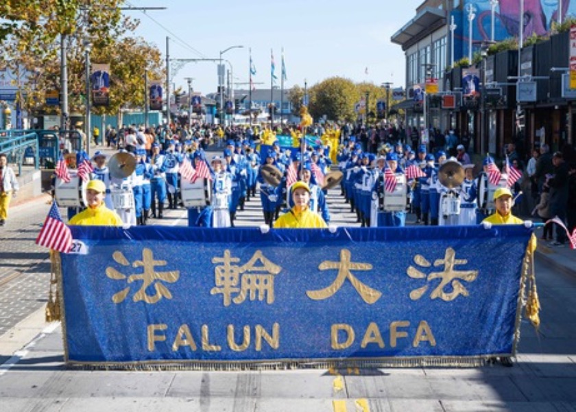 Image for article San Francisco, Kalifornia: Falun Dafa chwalone podczas parady z okazji Dnia Weteranów