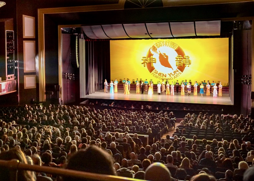 Image for article Widzowie w teatrach sześciu krajów poruszeni Shen Yun: „Całkowicie nowy poziom sztuki”