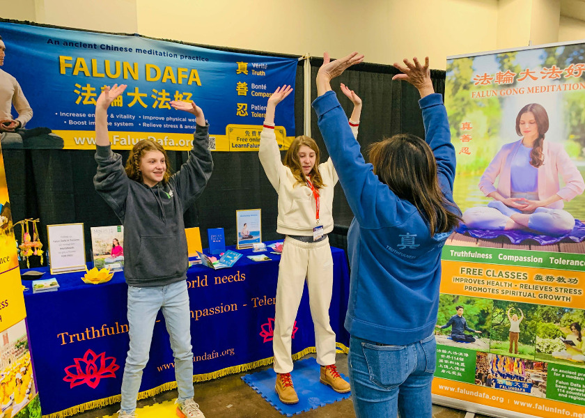 Image for article Kanada: Przedstawienie Falun Dafa na Toronto Woodworking Show w Toronto