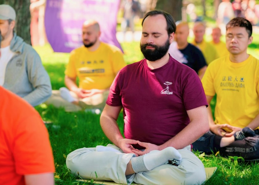 Image for article Ukraińscy praktykujący Falun Dafa cenią Zhuan Falun