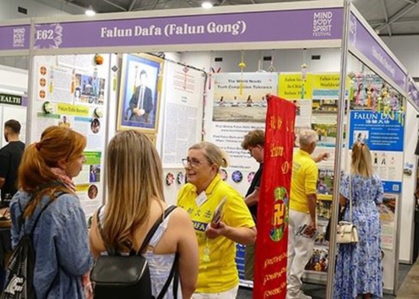 Image for article Brisbane, Australia: Przedstawiamy Falun Dafa na Festiwalu Mind Body Spirit