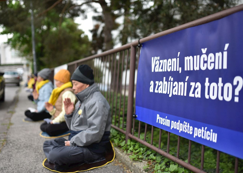 Image for article Słowacja: Praktykujący upamiętniają apel z 25 kwietnia