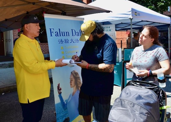 Image for article Pensylwania, USA: Przedstawienie praktyki Falun Dafa podczas wydarzeń lokalnej społeczności