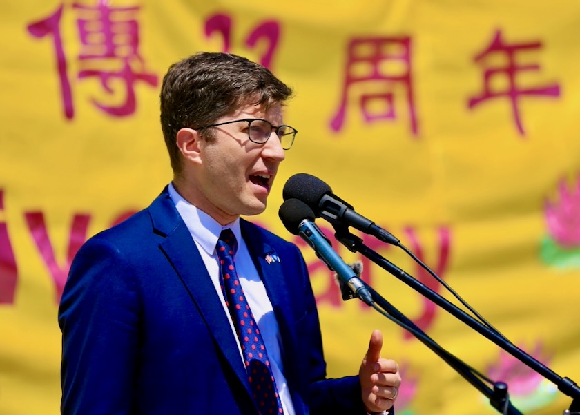 Image for article Kanadyjscy parlamentarzyści popierają amerykańską Ustawę o ochronie Falun Gong