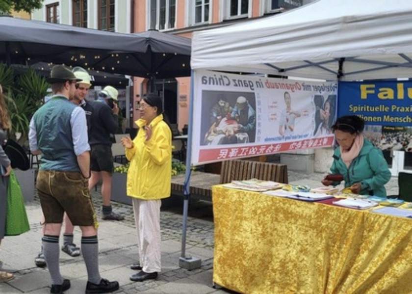 Image for article Ingolstadt, Niemcy: Akcja informacyjna na temat Falun Dafa