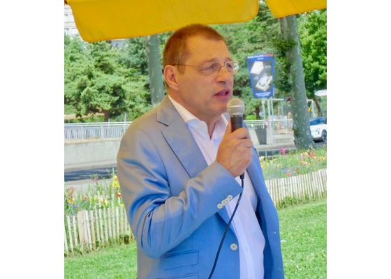 Image for article Szwajcaria: Urzędnicy rządowi zachęcają praktykujących Falun Gong do udziału w wiecu przeciwko 26 latom prześladowań ze strony KPCh