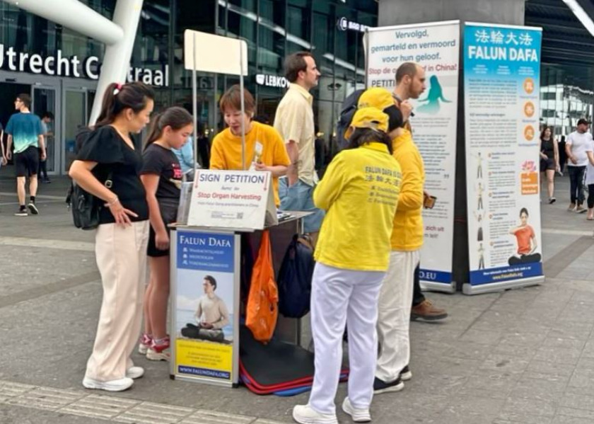 Image for article Utrecht, Holandia: Publiczne wsparcie dla zakończenia prześladowań Falun Dafa w Chinach