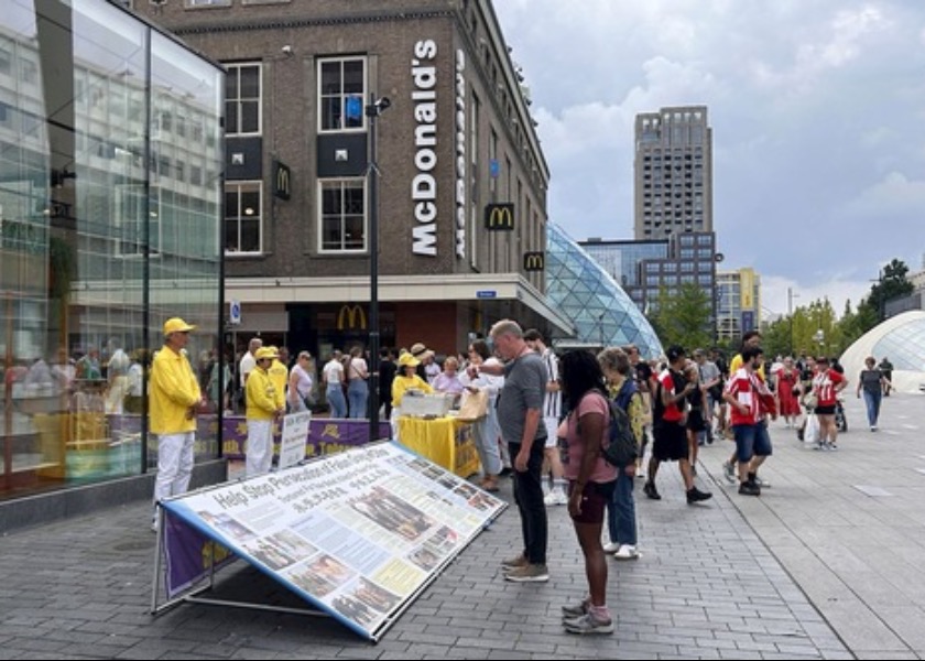 Image for article Holandia: Falun Dafa dobrze przyjęte przez opinię publiczną podczas wydarzenia informacyjnego