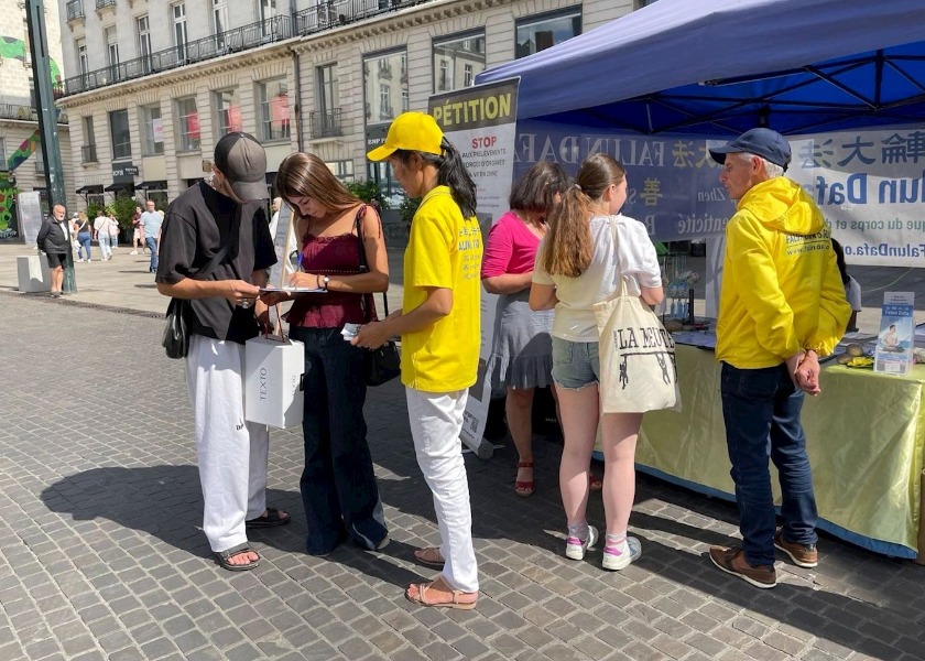 Image for article Francja: Mieszkańcy Nantes wyrażają poparcie dla Falun Gong