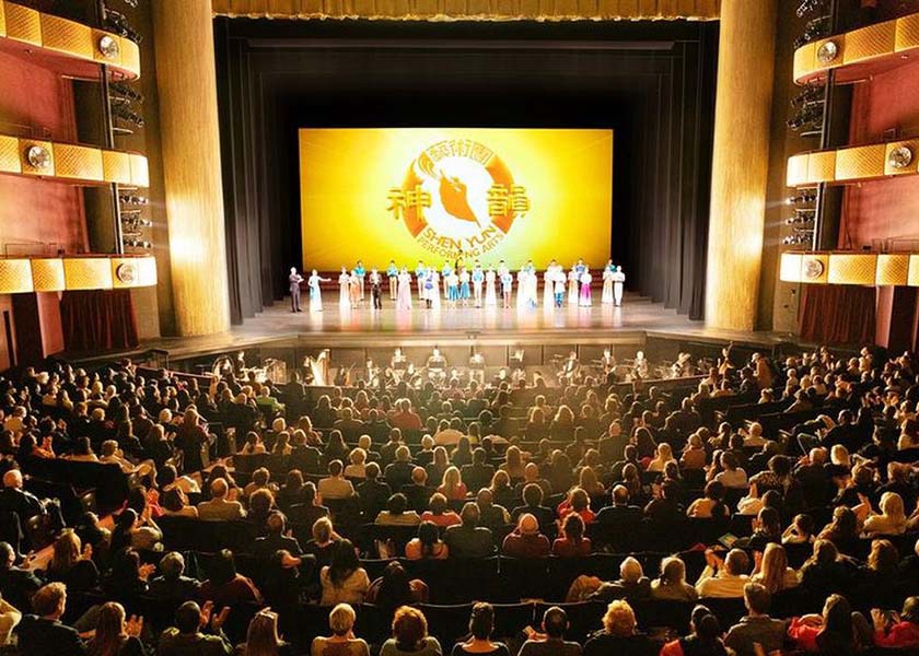 Image for article Burmistrz Bloomington w stanie Indiana ogłasza 16 sierpnia 2025 r. Dniem Shen Yun