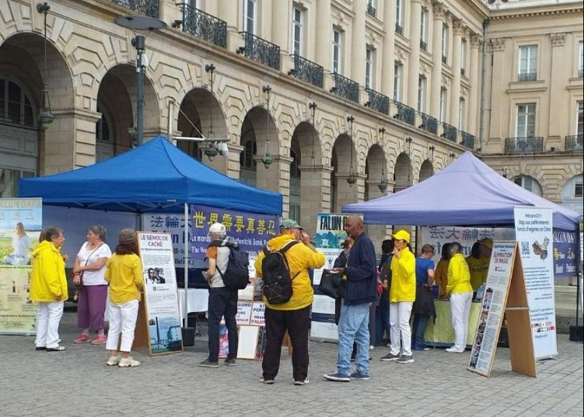 Image for article Francja: Przedstawienie praktyki Falun Dafa i zbieranie podpisów pod petycję wzywającą do zakończenia prześladowań