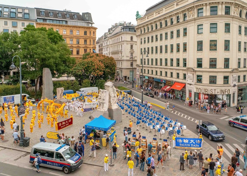 Image for article Austria: W Wiedniu odbył się wiec i marsz, aby podnieść świadomość na temat prześladowań Falun Dafa