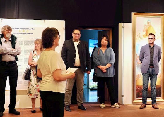 Image for article Niemcy: Międzynarodowa wystawa sztuki „Zhen Shan Ren Art” porusza oraz inspiruje odwiedzających