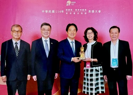 Image for article Praktykowanie Falun Gong inspiruje nauczycielkę do wykorzystania piękna i dobroci w swoim nauczaniu