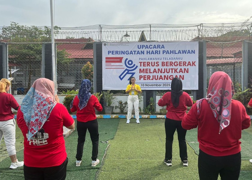 Image for article Indonezja: Urzędnicy państwowych instytucji w prowincji Wysp Riau z zadowoleniem przyjmują Falun Dafa