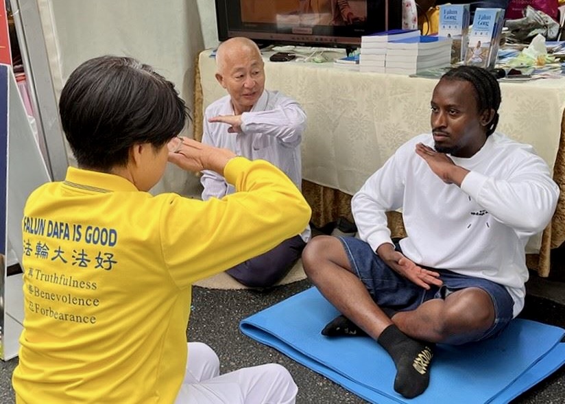 Image for article Australia: Przedstawiamy Falun Dafa na Narodowym Festiwalu Wielokulturowym w Canberze