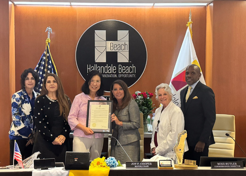 Image for article Burmistrzowie czterech miast w południowej Florydzie uhonorowali Shen Yun Performing Arts