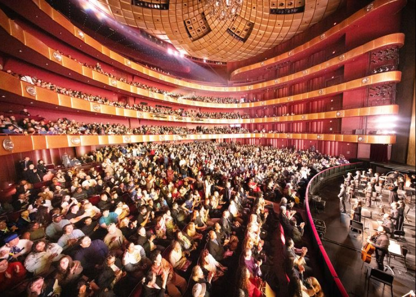 Image for article Wybrani przedstawiciele władz w Europie i obu Amerykach doświadczają Shen Yun: „Bogactwo dla wszystkich zmysłów”