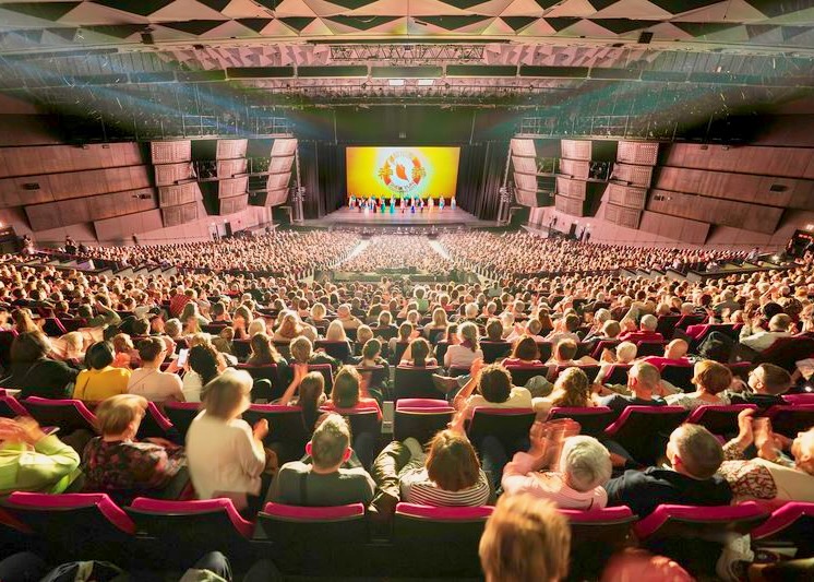 Image for article Publiczność na całym świecie rezonuje z wartościami prezentowanymi przez Shen Yun: „Piękne i czyste przesłanie”