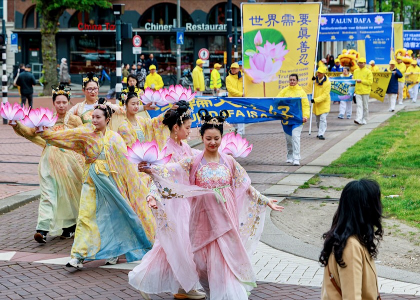 Image for article Holandia: Wiec i parada w Rotterdamie z okazji Światowego Dnia Falun Dafa
