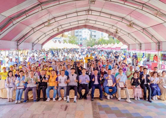 Image for article Przedstawiciele władz dziękują Falun Dafa podczas uroczystości z okazji Dnia Falun Dafa w południowo-zachodniej części Tajwanu