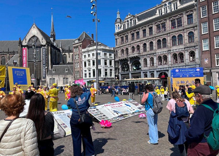 Image for article Holandia: Ludzie z różnych środowisk świętują Dzień Falun Dafa