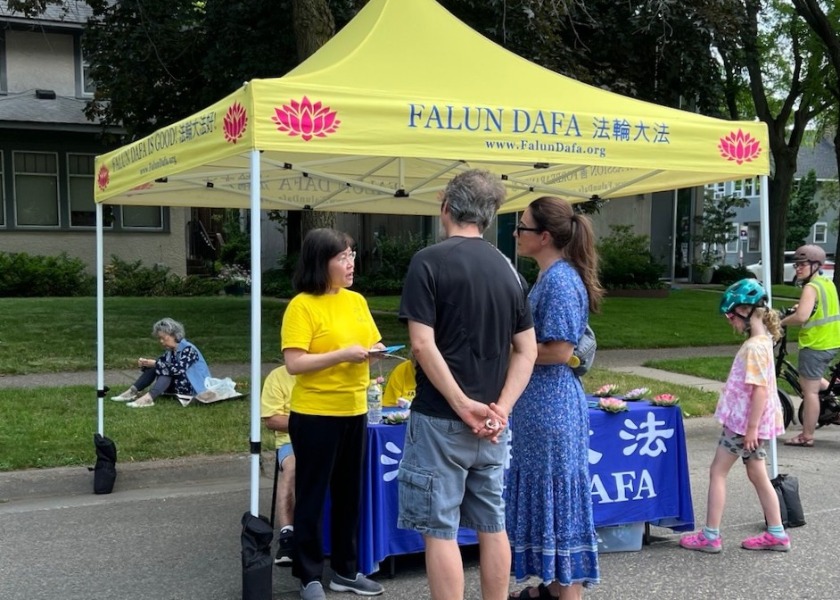 Image for article Minnesota: Prezentacja Falun Dafa na wydarzeniu Open Streets w Minneapolis