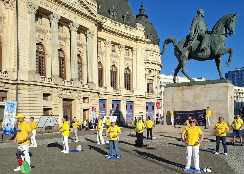 Image for article Rumunia: Praktykujący Falun Dafa organizują wydarzenia, aby zaprezentować praktykę