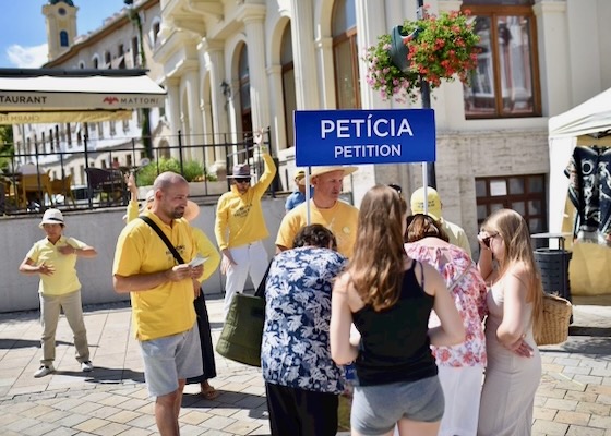 Image for article Uczestnicy festiwalu na Słowacji popierają Falun Dafa: nie można naruszać wolności wyznania