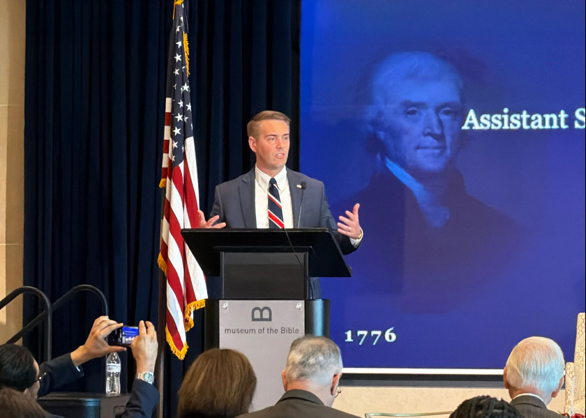 Image for article Zastępca sekretarza stanu USA spotkał się z praktykującymi Falun Gong przed 20 rocznicą prześladowań
