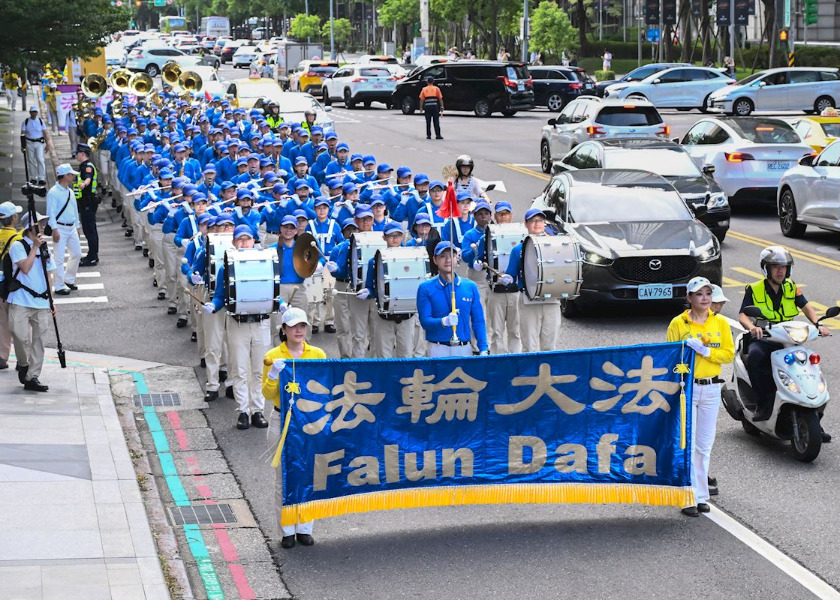 Image for article Mieszkańcy Tajpej podziwiają wytrwałość Falun Gong