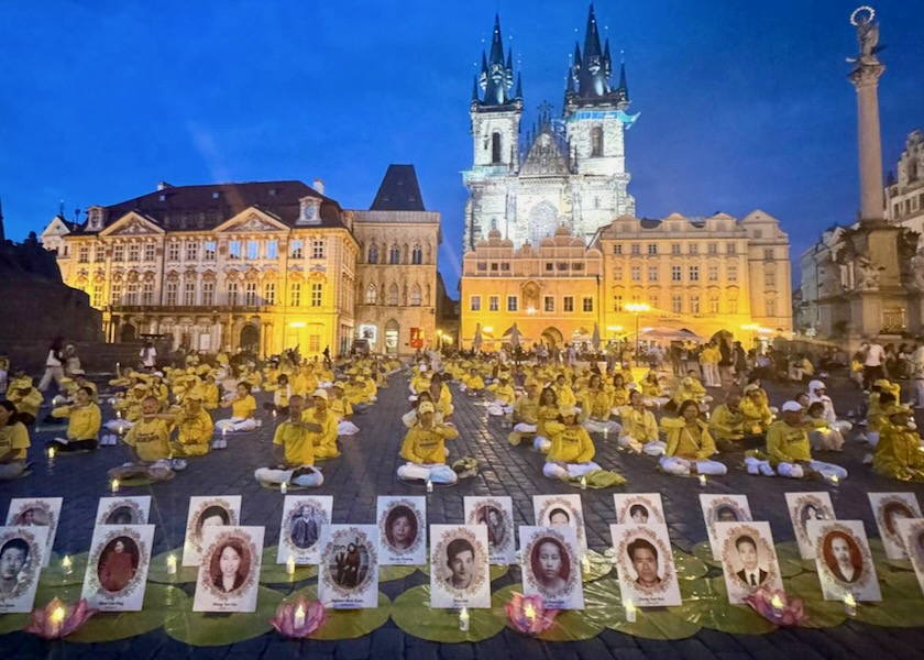 Image for article Czechy: Mieszkańcy Pragi potępiają prześladowania Falun Gong przez KPCh