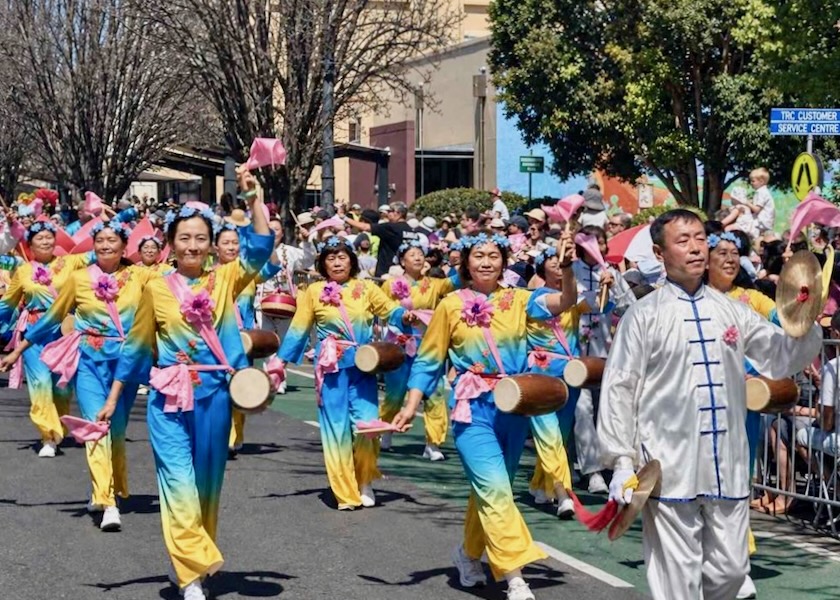 Image for article Australia: Grupa Falun Dafa zdobywa nagrody w Paradzie Kwiatowej w Toowoomba Grand Central