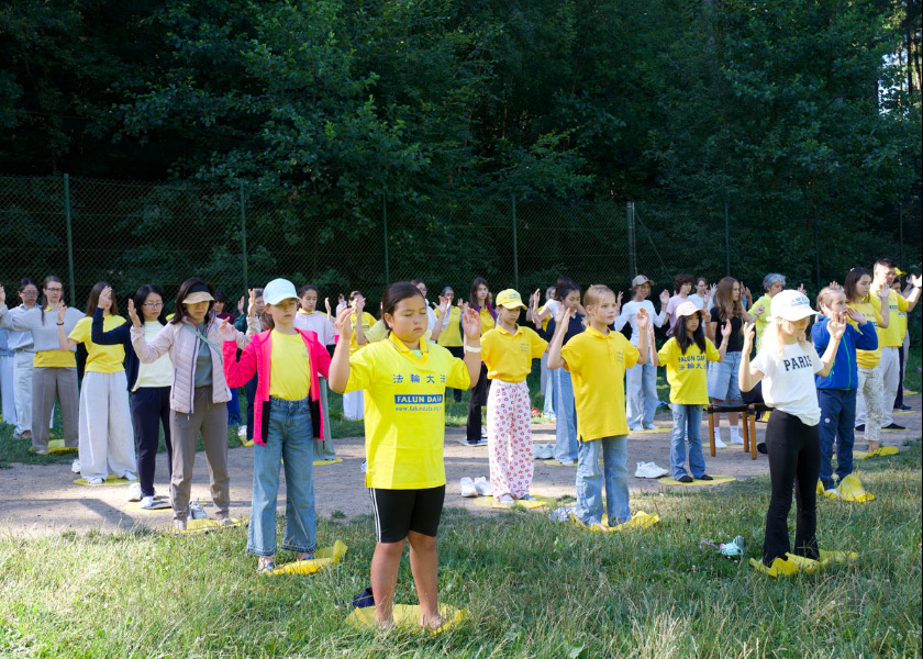 Image for article Meschede-Eversberg, Niemcy: Uczestnicy opowiadają o doświadczeniach z obozu letniego Minghui