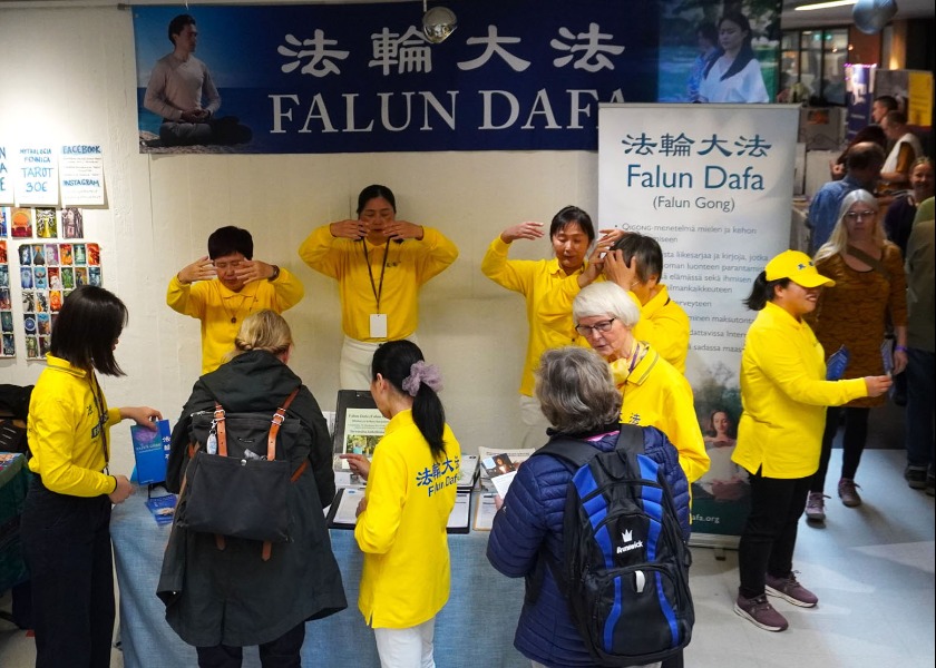 Image for article Przedstawianie Falun Dafa na Targach Duchowości i Wiedzy w Helsinkach